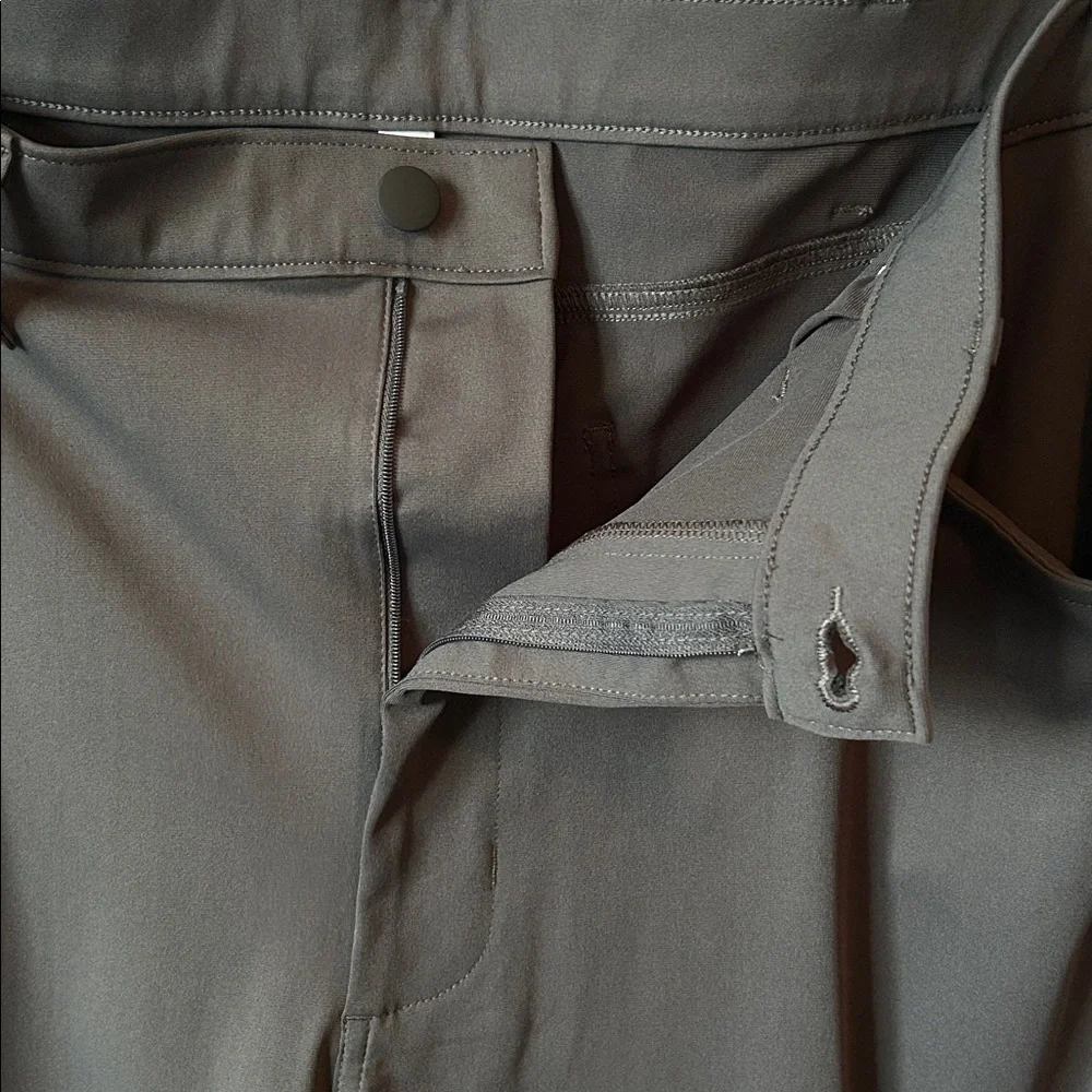 NWOT STYLUS Men's Sleek Black Dress Pants size 44